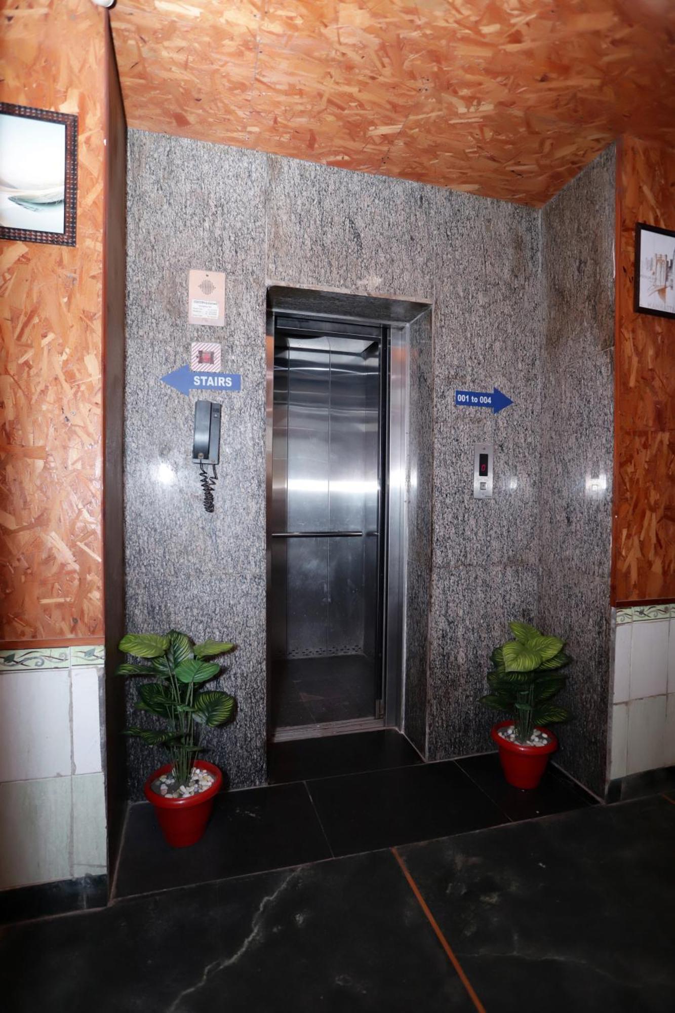 Hotel Warm Welcome - Noida Sector 51 Extérieur photo