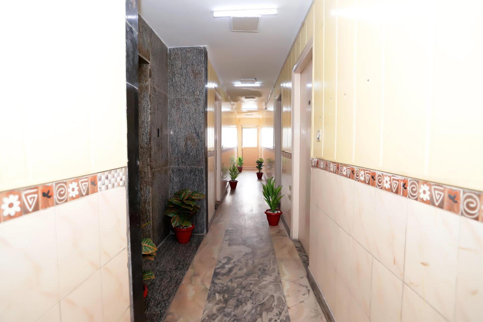Hotel Warm Welcome - Noida Sector 51 Extérieur photo